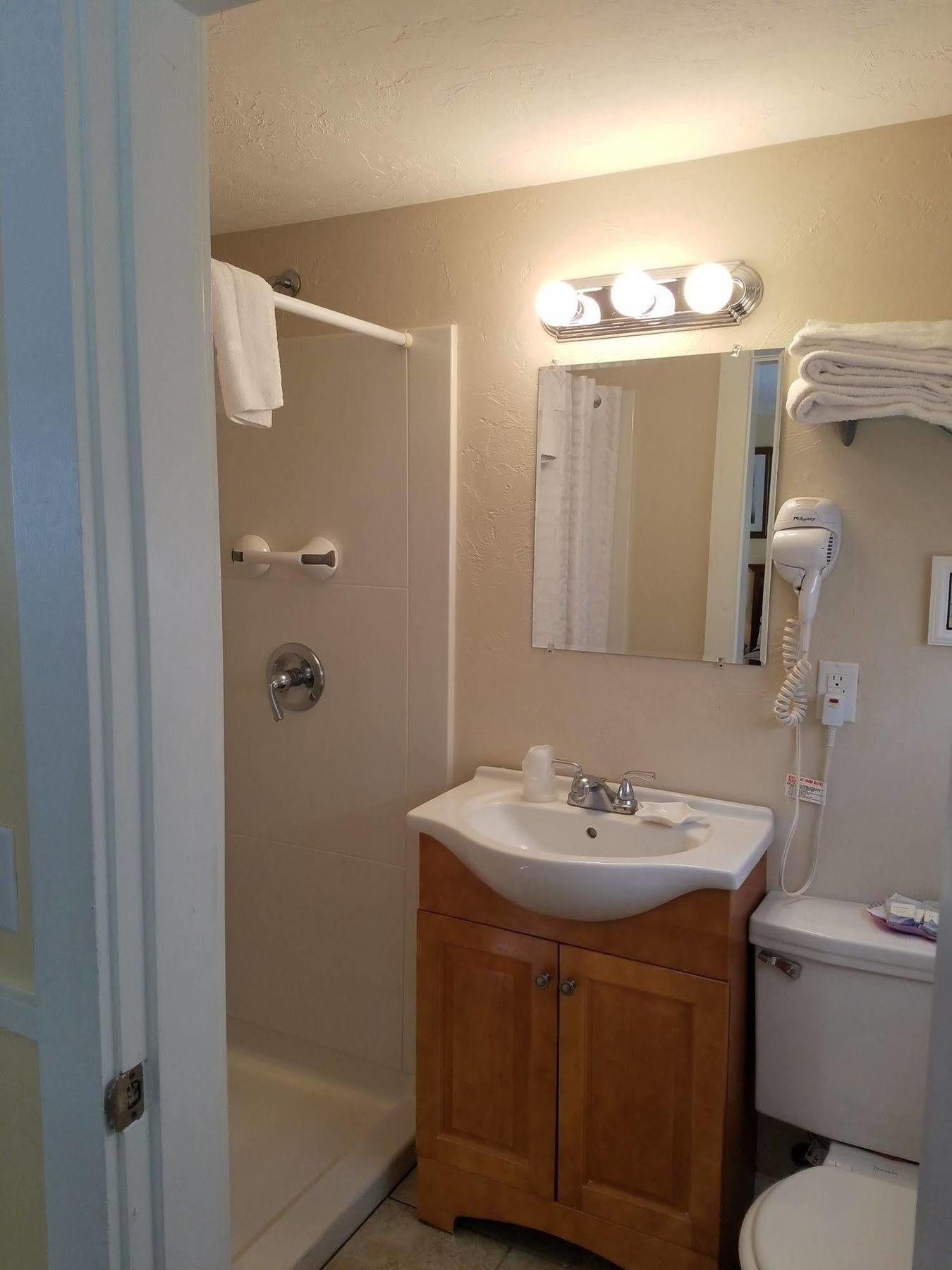 Windrift Motel 2*